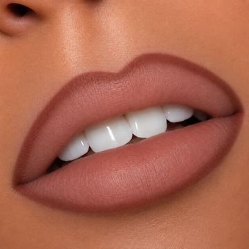 Lip contour stain
