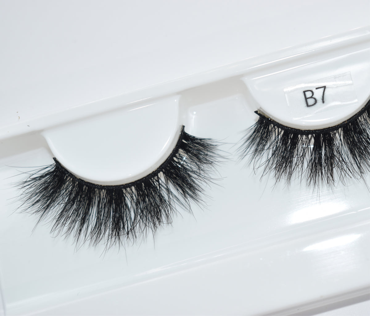 B7 Eyelashes